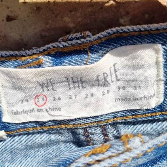 Free People We The Free Soft & Relaxed Cut Off Shorts Size 25 - Picture 4 of 10